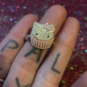 Swarovski hello kitty ring